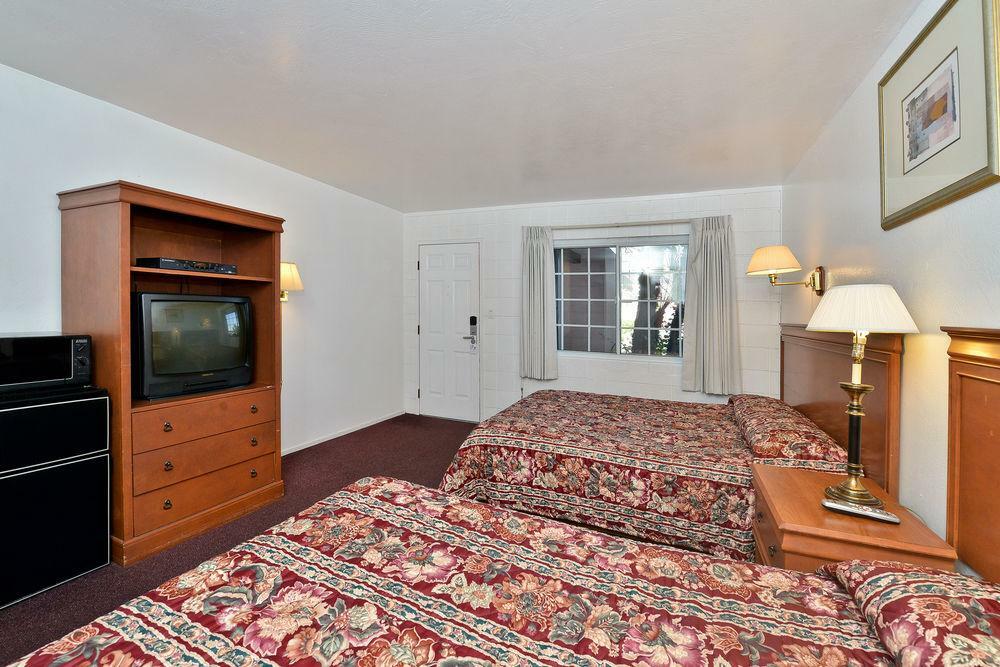 Rodeway Inn Near University-Gateway To Yosemite Μέρσεντ Εξωτερικό φωτογραφία