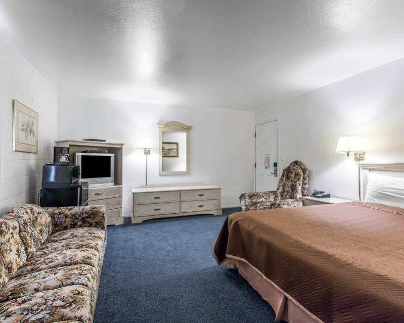 Rodeway Inn Near University-Gateway To Yosemite Μέρσεντ Εξωτερικό φωτογραφία